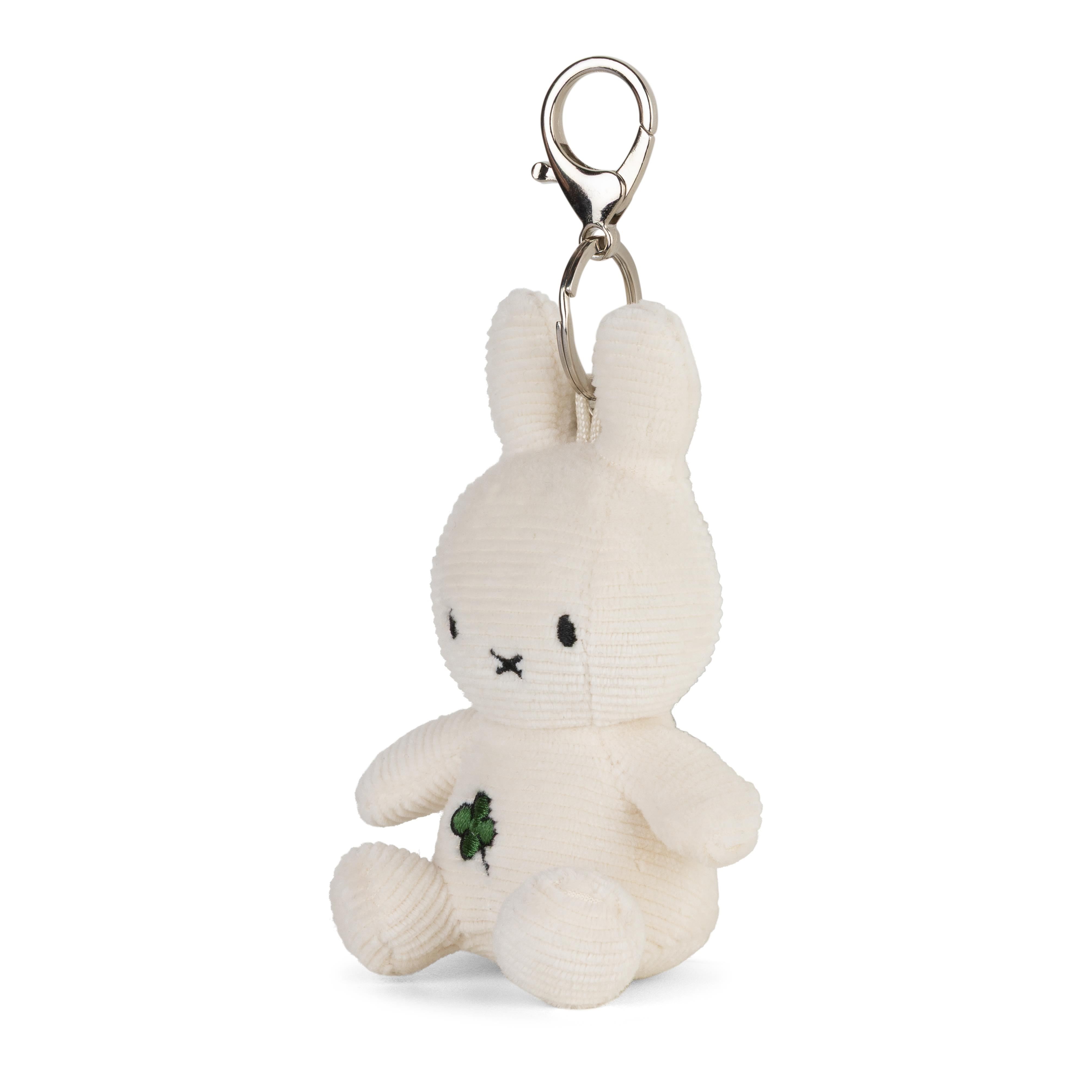 Miffy Four Leaf Clover Keychain Offwhite 10 cm, cute plush keychain with lucky clover design, ideal for bags and keys.