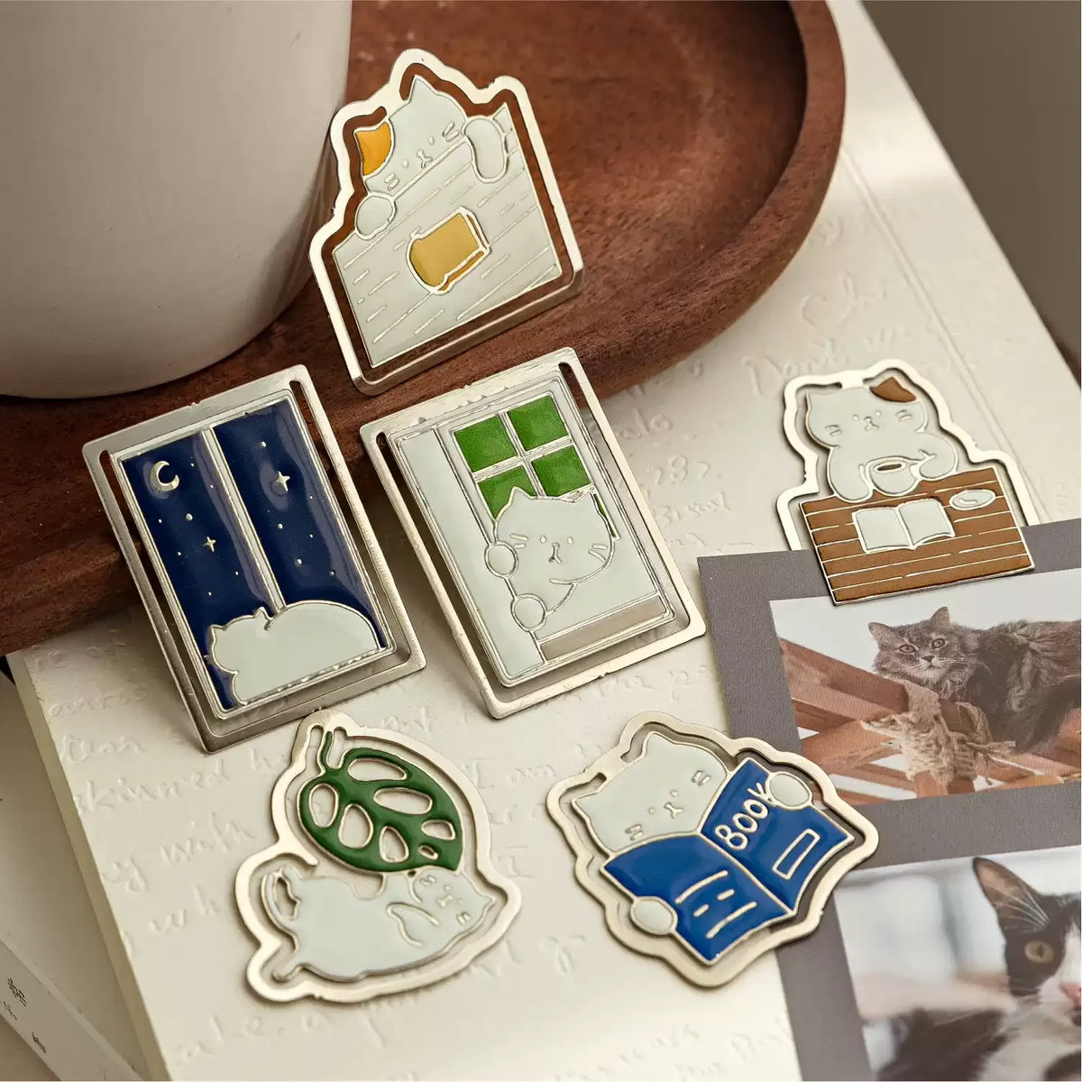 MO•CARD Cat Life Mini Theatre Hollow Metal Bookmark