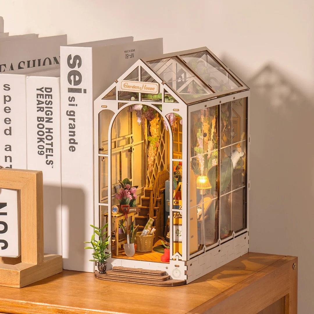 Rolife Garden House DIY Book Nook Shelf Insert Kit - TGB06, Scale Model Kits