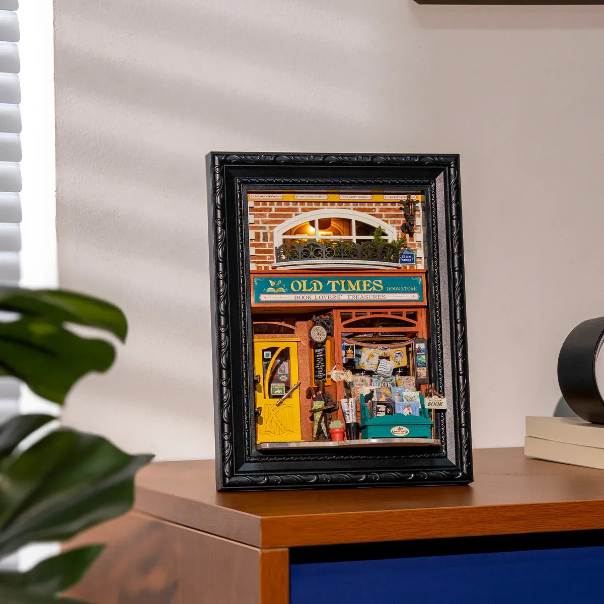 Rolife Old Times Bookstore DIY Story Frame Kit - DP004