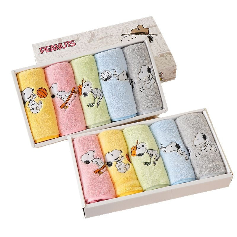 PEANUTS Snoopy 5-Piece Coral Fleece Face Towel Gift Set