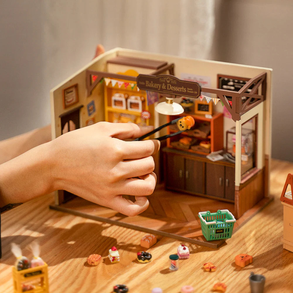 Rolife Becka's Baking House DIY Miniature House Kit, image 7