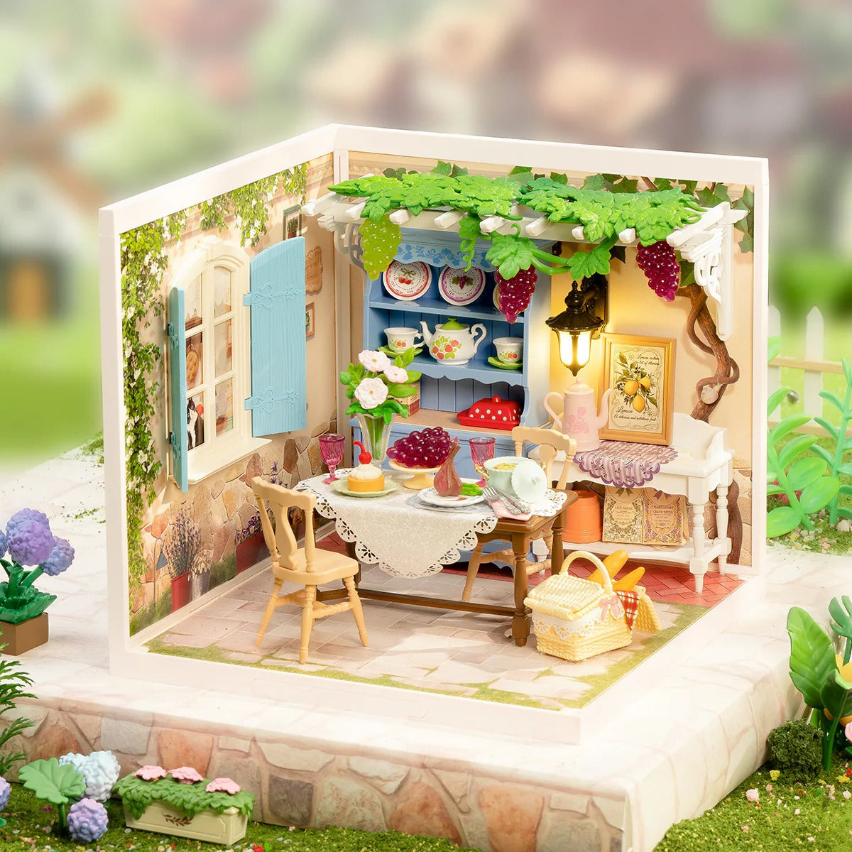Rolife Midsummer Dream Yard DIY Miniature House Kit
