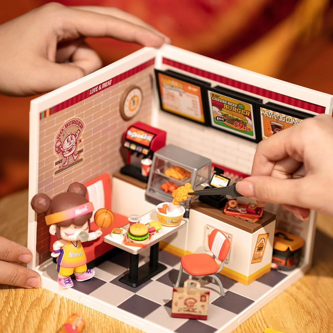 Rolife Super Creator Yum Yum Burgers DIY Miniature House Kit, image 3