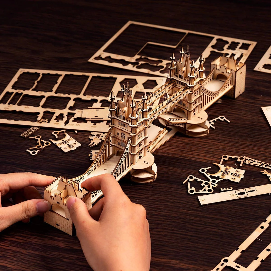 Rolife Tower Bridge 3D Wooden Puzzle, image 4