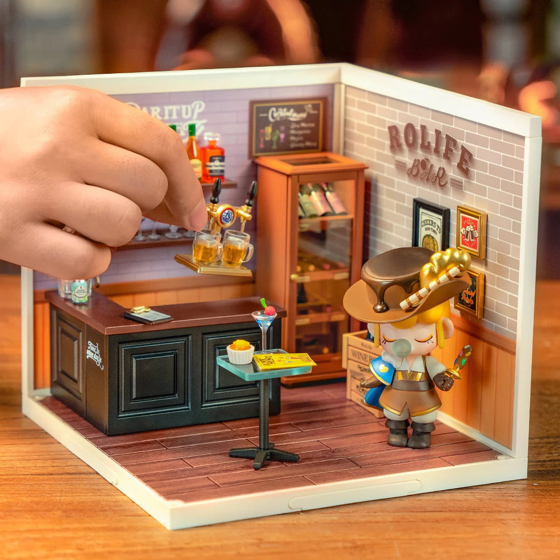 Rolife Leisurely Cheers Bar DIY Miniature House Kit, image 3