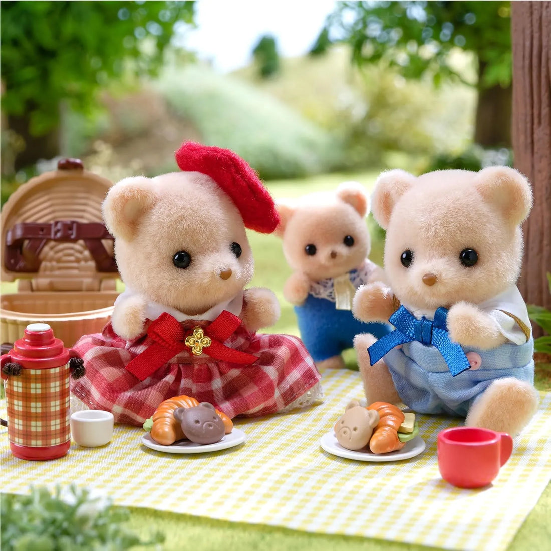 Sylvanian Families Biscuit Bear Family, image 4