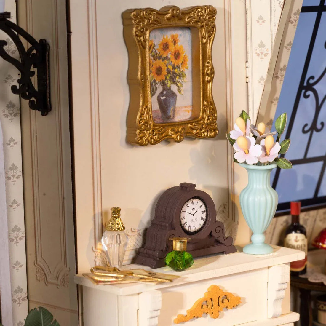 Rolife Catherine's Living Room DIY Miniature House Kit, image 4