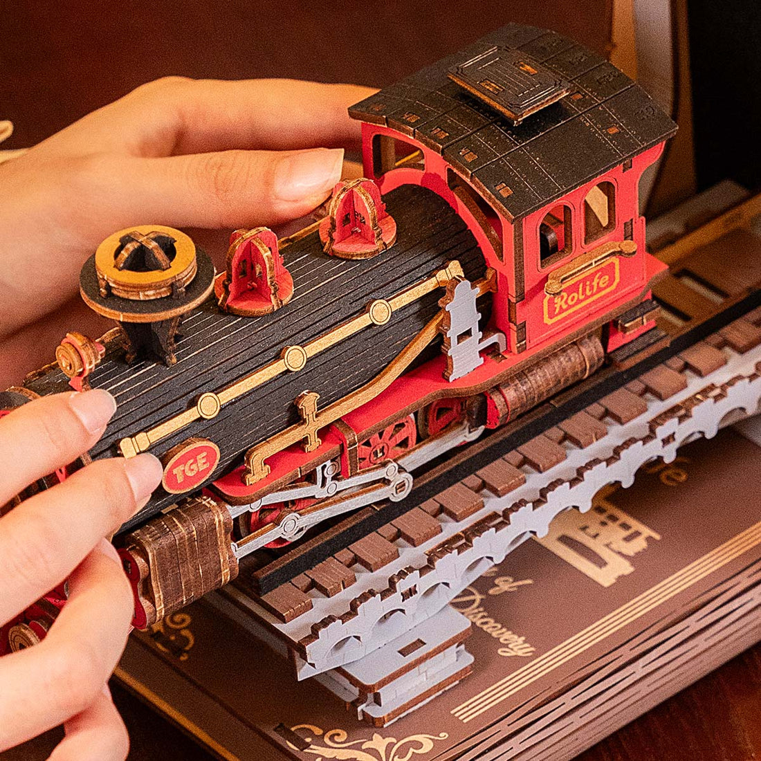 Rolife Century Train DIY Book Nook, image 6