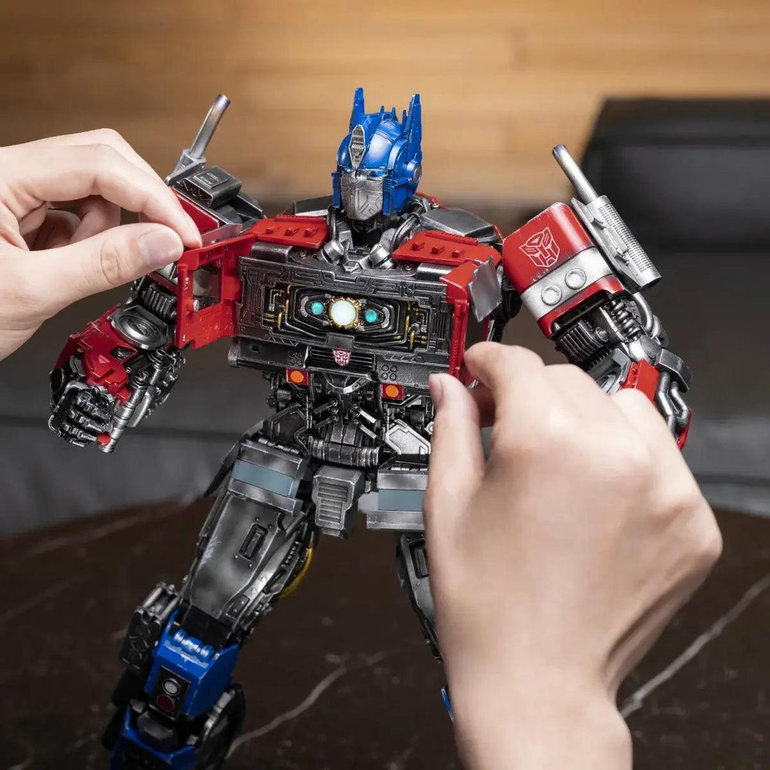 Robosen Optimus Prime Rise of the Beast Limited Edition, image 11
