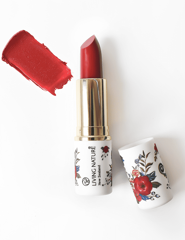 Living Nature Lipsticks 3.9g.