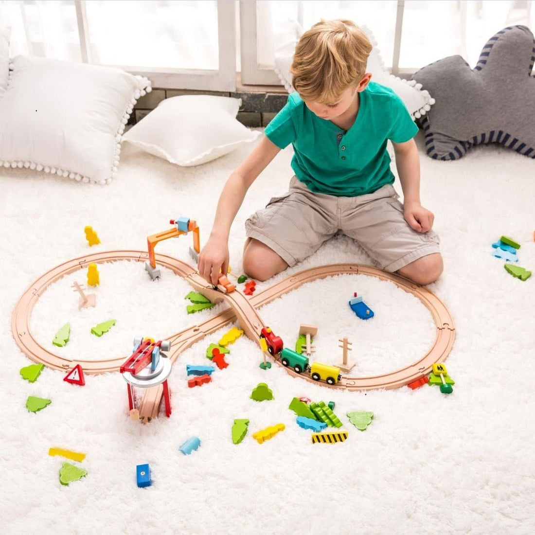 Classic World 75 Pieces Train Set, image 2
