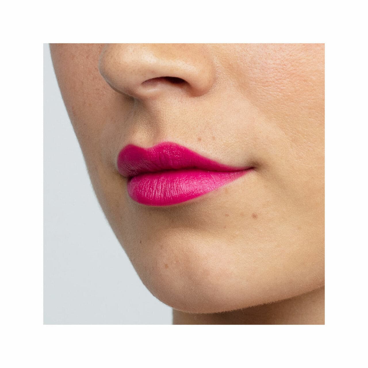 Antipodes Moisture-Boost Natural Lipstick 4g - Dragon Fruit Pink.